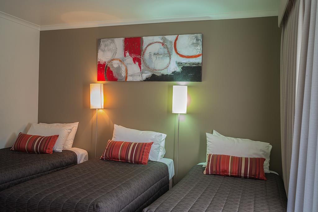 Redwood Manor Motel Apartments Γουόρναμπουλ Εξωτερικό φωτογραφία