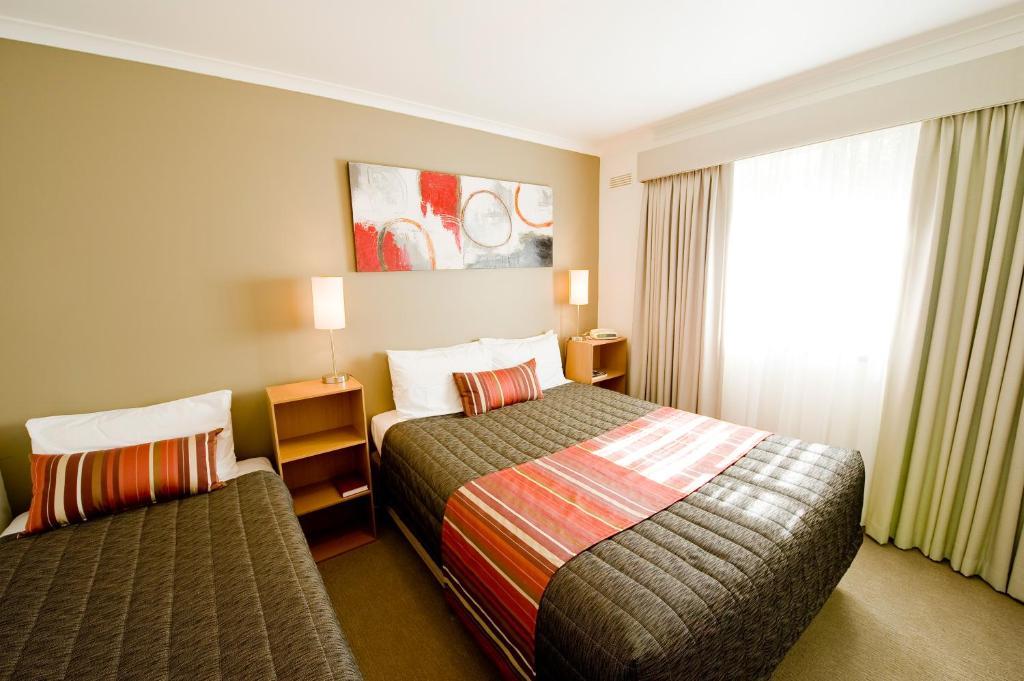 Redwood Manor Motel Apartments Γουόρναμπουλ Εξωτερικό φωτογραφία