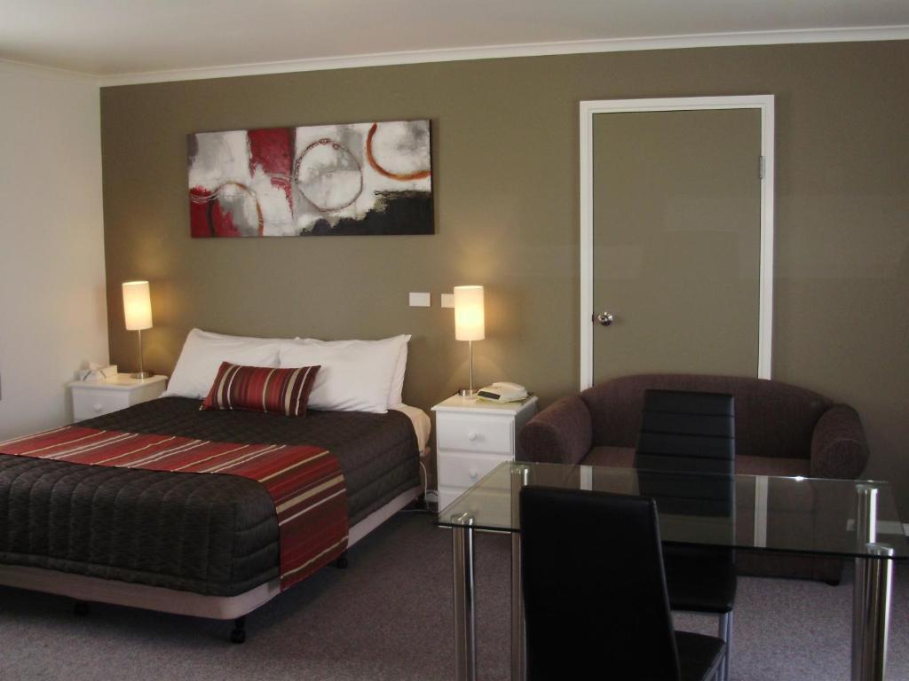 Redwood Manor Motel Apartments Γουόρναμπουλ Δωμάτιο φωτογραφία