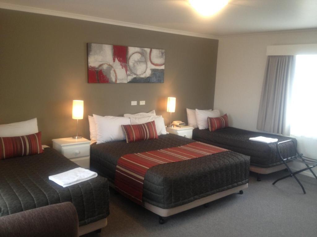 Redwood Manor Motel Apartments Γουόρναμπουλ Εξωτερικό φωτογραφία